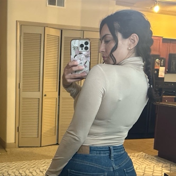 Fashion Nova Turtleneck Bodysuit Sz S - Khaki/Nude Color - Picture 2 of 6